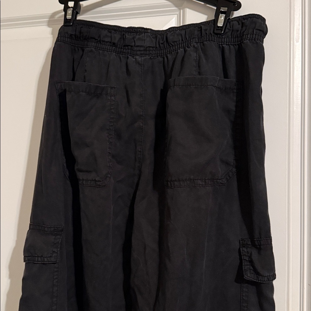 Women’s Black/grey Cargo Pants - Picture 4 of 4